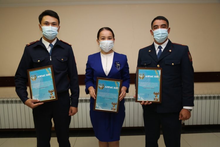 Балалар үйінде өсіп, полицей болған Михаил (тұрғындар қойған қазақша аты – Мәди) отау құрды