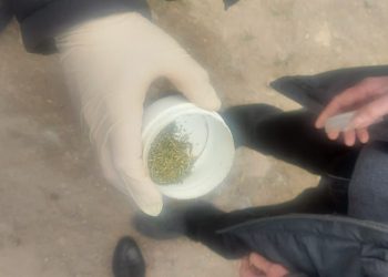 Түркістан облысы полицейлері тұрғынның қалтасынан есірткі тапты