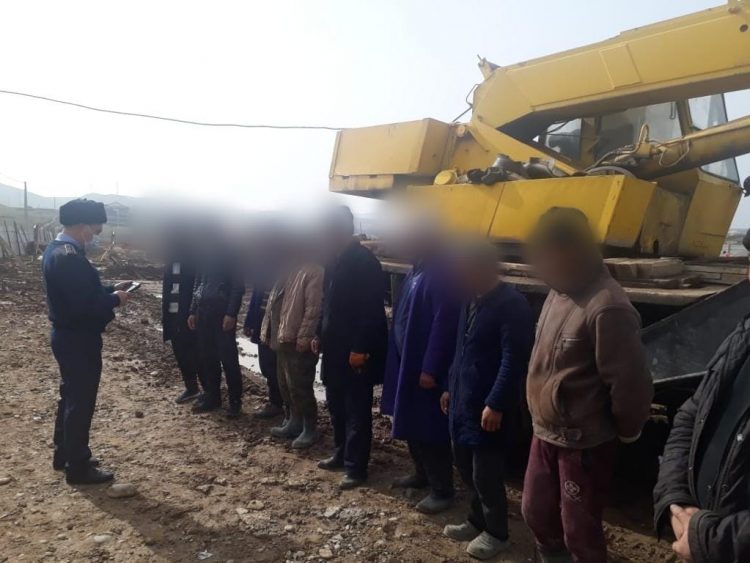 Түркістан облысының полицейлері «Мигрант» жедел-профилактикалық іс — шарасы барысында 960-тан астам тәртіп бұзушыны анықтады