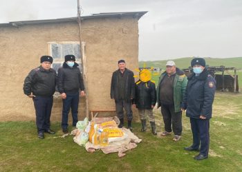 Келестік полицейлер 10-нан астам отбасына азық-түлік жеткізіп, қайырымдылық жасады