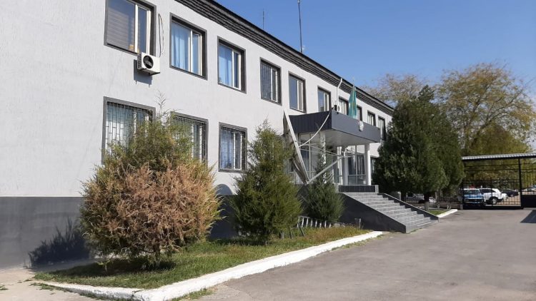 Полицейлер қонақ келіншекті  тонап  кеткен әйелді  ұстады