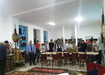 Түркістан облысында полицейлер оқушыларды музейге апарды