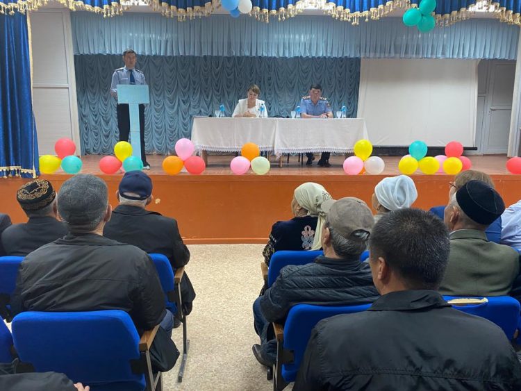 Түркістан облысының учаскелік полиция инспекторлары тұрғындармен кездесу өткізді