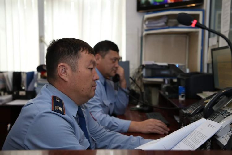 Балалар үйіндегі жасөспірімді туысының атына жаздырып беремін деп алаяқтық жасаған күдікті 7 жылға сотталды