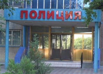 Полицейлер мектепке жұмысқа тұрғызып  беремін деп алаяқтық жасаған күдікті ер адамды ұстады