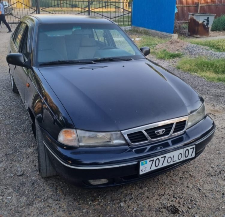 Полицейлер көлігіне жалған нөмір тағып алған жүргізушіні жауапқа тартты