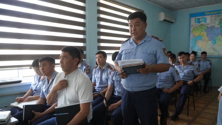 Полицейлер сыбайлас жемқорлыққа қарсы жиын өткізді