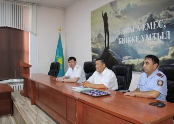 Созақтық полицейлер ардагерлерге құрмет көрсетті