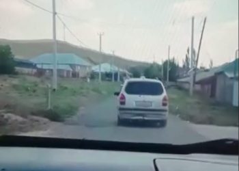 Полицейлер рейдтік шара кезінде көлік жүргізу құқығынан айырылған жүргізушіні анықтап, оны қамауға алды