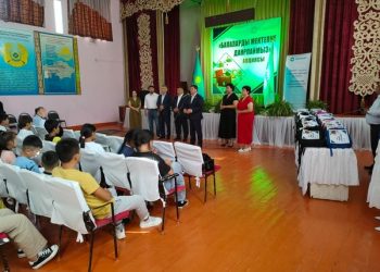 Полицейлер «Мектепке жол» акциясына белсене қатысуда