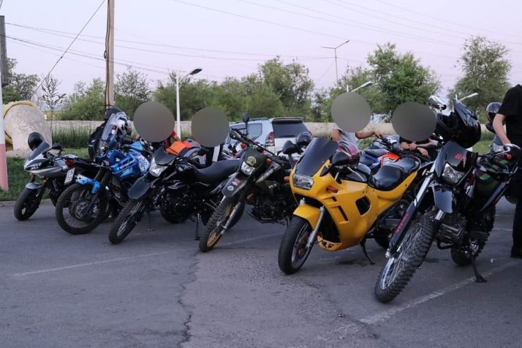 «Мотокөлік»: Шымкентте төрт күнде 900-ге жуық құқықбұзушылық анықталды