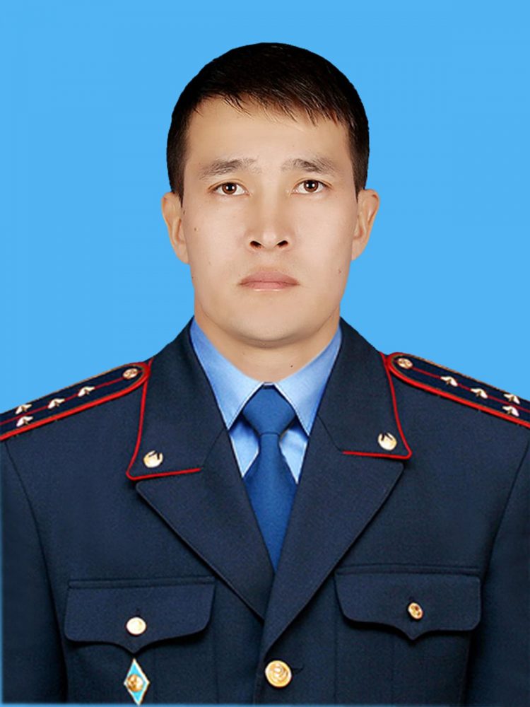 Учаскелік полиция инспекторы өрт кезінде мүмкіндігі шектеулі ер адам мен 5 жасар кішкентай қызды құтқарған