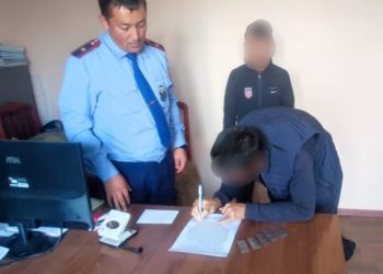 Полицейлер психотроптық дәрі алып жүрген ер адамды анықтады