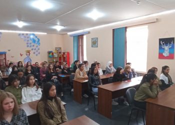 Шымкенттік полицейлер студенттерге отбасындағы зорлық-зомбылықтың алдын алу туралы сабақ өтті