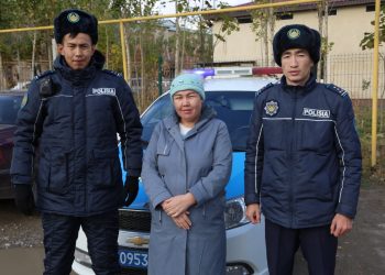 Жүкті әйелді перзентханаға жедел жеткізген полицейлерге дәрігерлер алғыс айтты