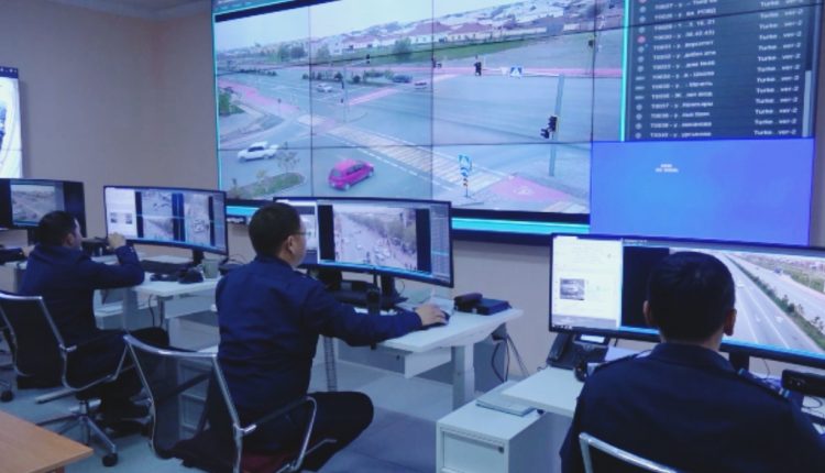 Полицейлер бейнебақылау камераларының көмегімен бұзақыны 2 минутта оқиға орнынан ұстады