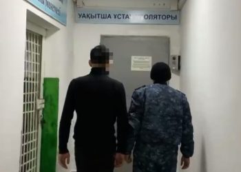 Полицейлер такси жүргізушілерінің атынан алаяқтықтың ерекше әдісімен заңсыз несие алған жас жігітті ұстады