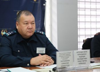 Шетелдік көліктерді рәсімдеу шараларын полицейлер қабылдауға келген 160-қа жуық тұрғынға түсіндіріп берді