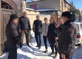 Полицейлер ауыл тұрғынынан 30 данадан астам марихуана орамасын тәркіледі