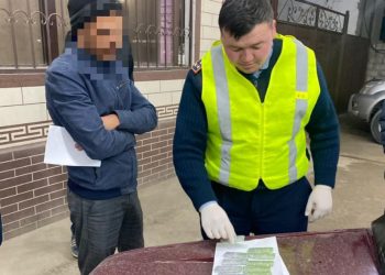 Полицейлер екі тұрғыннан 100-ден астам «Трамадол» таблеткасын тәркіледі